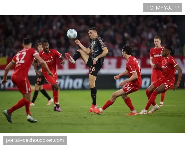 拜仁慕尼黑客场0-1暂时落后弗赖堡